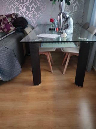 Mesa de cristal y metal (no hago envios)