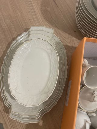 Vajilla y juego de café de porcelana