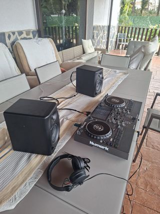 Pack DJ Numark Mixstream Pro + Monitores
