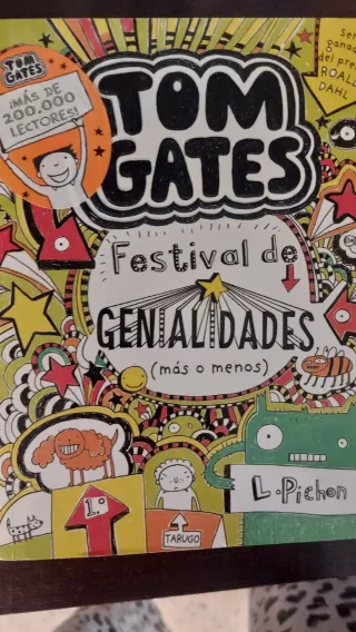 6 LIBROS TOM GATES. 4 EN INGLES 2 EN ESPAÑOL.