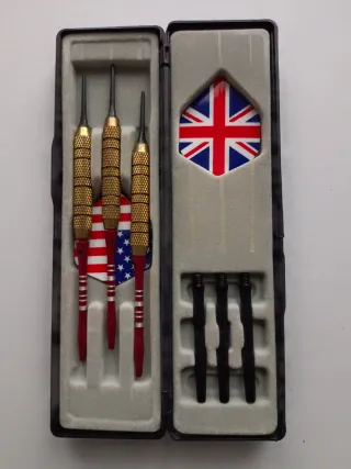 Estuche Dardos con Banderas USA y UK