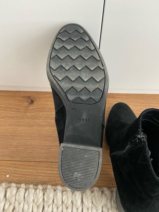 Botines Hogl tacón negros ante