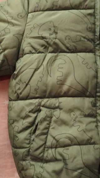 Chaquetón infantil dinosaurios verde