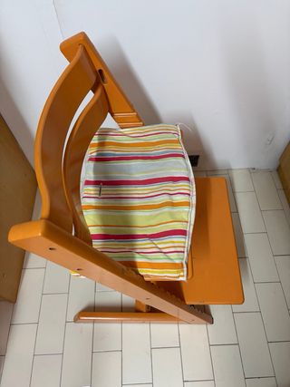 Silla Stokke de madera naranja