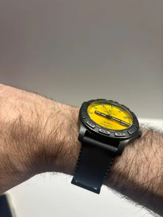 Reloj Christopher Ward Diver Elite Amarillo