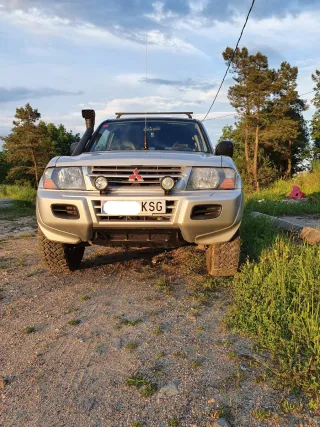 Mitsubishi Pajero 2002