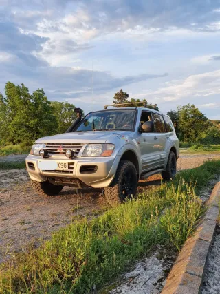 Mitsubishi Pajero 2002