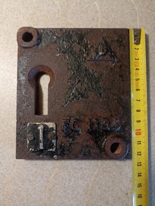 Piastra metallica risalente 1800 serratura N FC 11