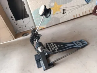 Pedal de bombo para batería