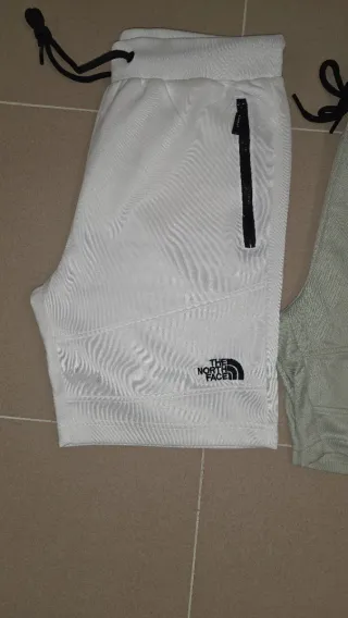 Lote 2 pantalones The North Face logros bordados