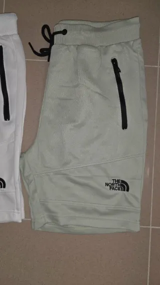 Lote 2 pantalones The North Face logros bordados