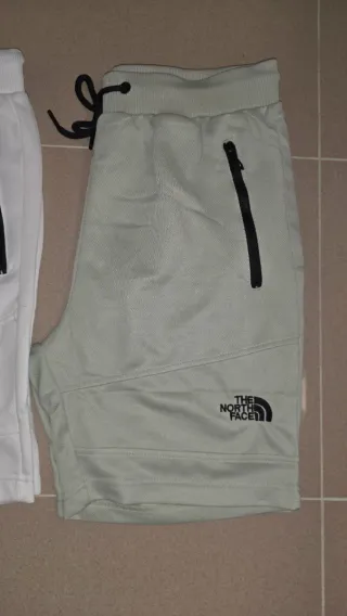 Lote 2 pantalones The North Face logros bordados