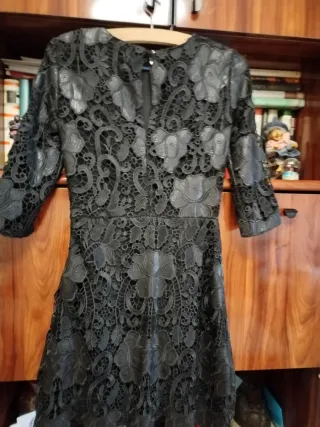 Vestido negro encaje floral