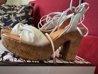 Sandali donna con tacco e lacci