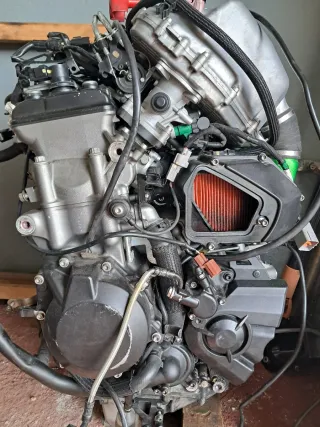 Motor Kawasaki Ninja H2 SX SE Supercharged