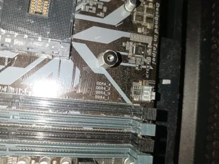 Gigabyte B450M DS3H V2 Placa Base(reparar)