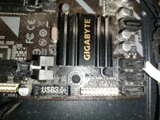 Gigabyte B450M DS3H V2 Placa Base(reparar)