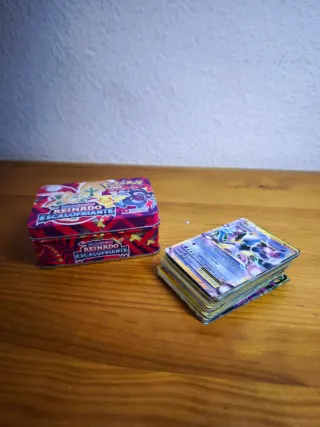 Lote Pokémon + Caja metálica