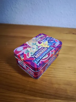 Lote Pokémon + Caja metálica