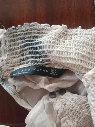 Blusa de mujer con volantes