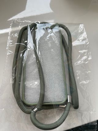 Funda iPhone 14 Pro con cordón