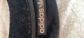 Riñonera Adidas Negra Terciopelo