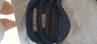 Riñonera Adidas Negra Terciopelo