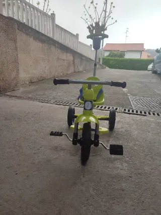 Triciclo Juguettos Casi Nuevo