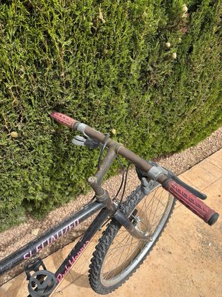 Bicicleta Specialized Rock Hopper Negra