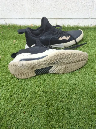 Zapatillas Baloncesto Negras n44,5