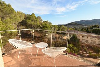 Preciosa casa pareada en Calpe, piscina, jardin.