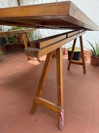 Mesa de madera rústica