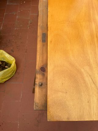 Mesa de madera rústica