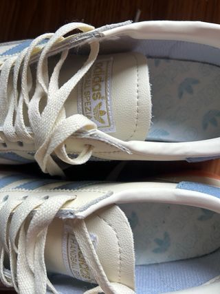 Adidas Spezial Beige y Azul