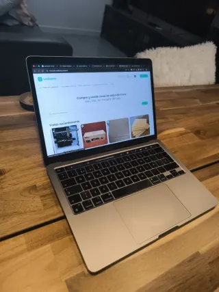 MacBook Pro M2 8GB RAM y 512gb disco duro Plata