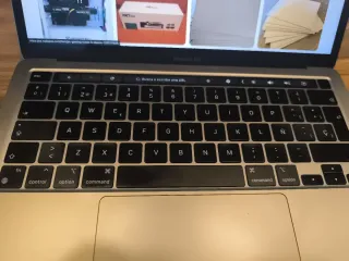 MacBook Pro M2 8GB RAM y 512gb disco duro Plata