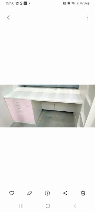 Litera blanca/rosa con escritorio y armario
