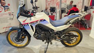 Honda Transalp 750 2025 - 4.000km Transferida