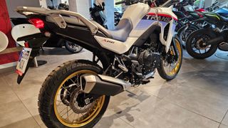 Honda Transalp 750 2025 - 4.000km Transferida