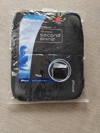 Funda portátil Targus negra y gris