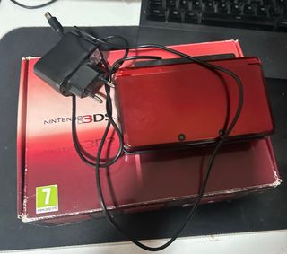 Nintendo 3DS Roja con Caja