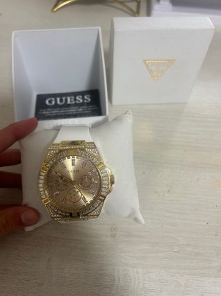 Reloj Guess Dorado y Blanco