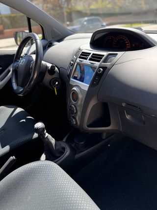 Toyota Yaris 2010