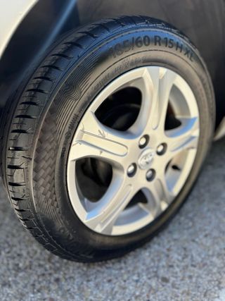 Toyota Yaris 2010