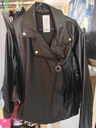 Cazadora "Polipiel"  Negra