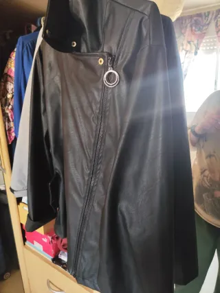 Cazadora "Polipiel"  Negra