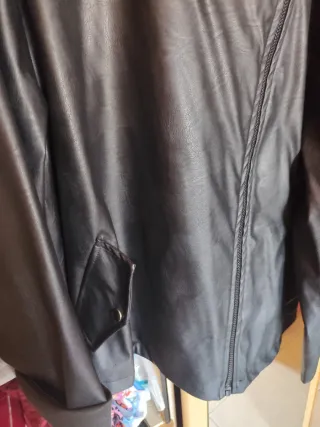 Cazadora "Polipiel"  Negra