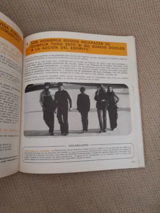 Libro Con vosostros está 2