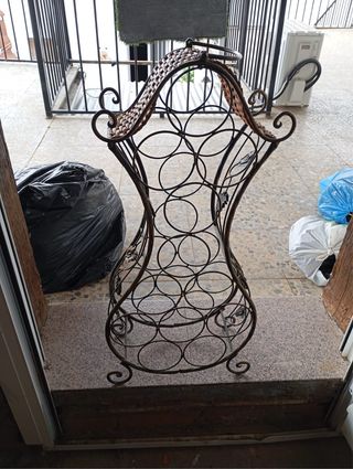 Botellero forja diseño curvo