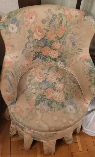 Butaca floral tela y madera